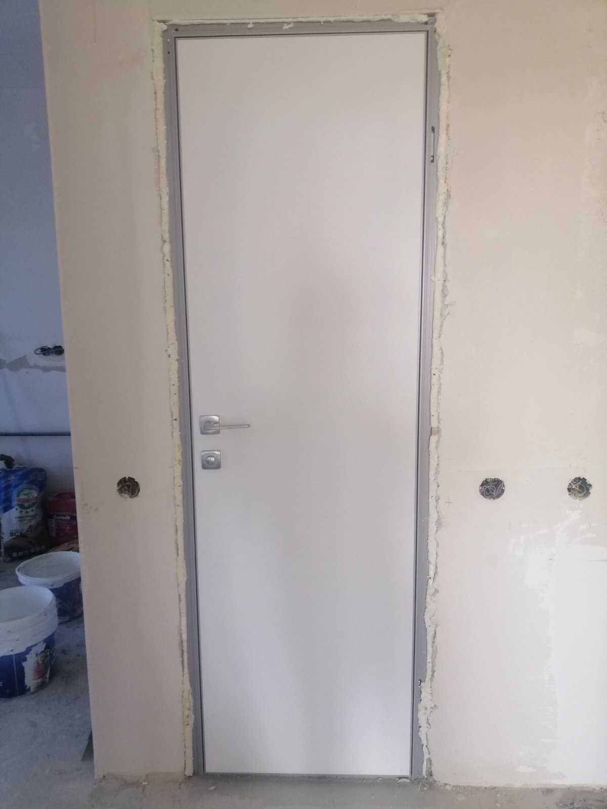 Двері прихованого монтажу (скриті двері)  зі складу різний торець