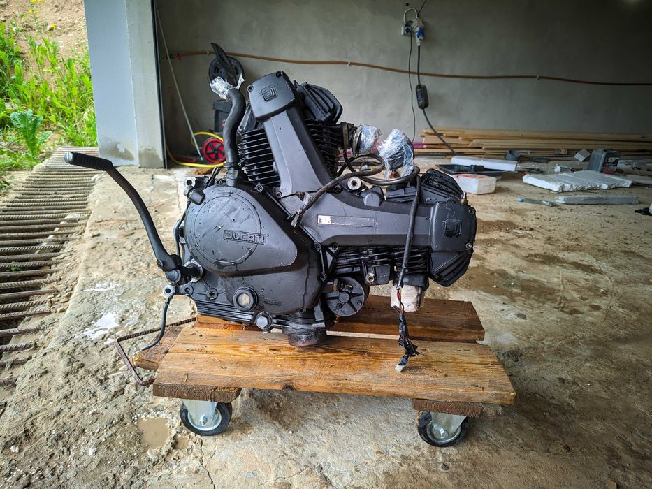 Двигун Ducati dm350le 350 кубов  37кс