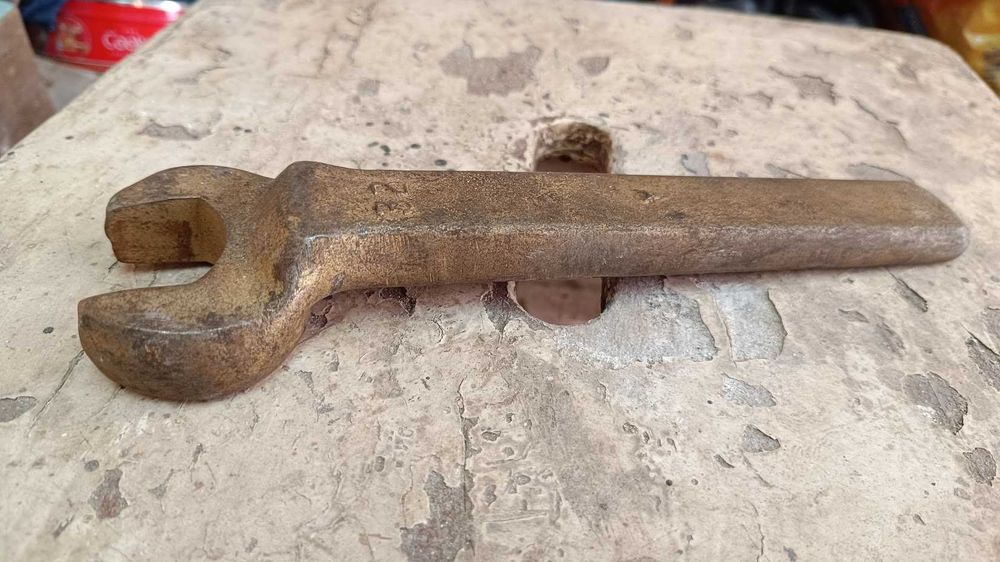 Продаю силовой гаечный ключ на 32мм