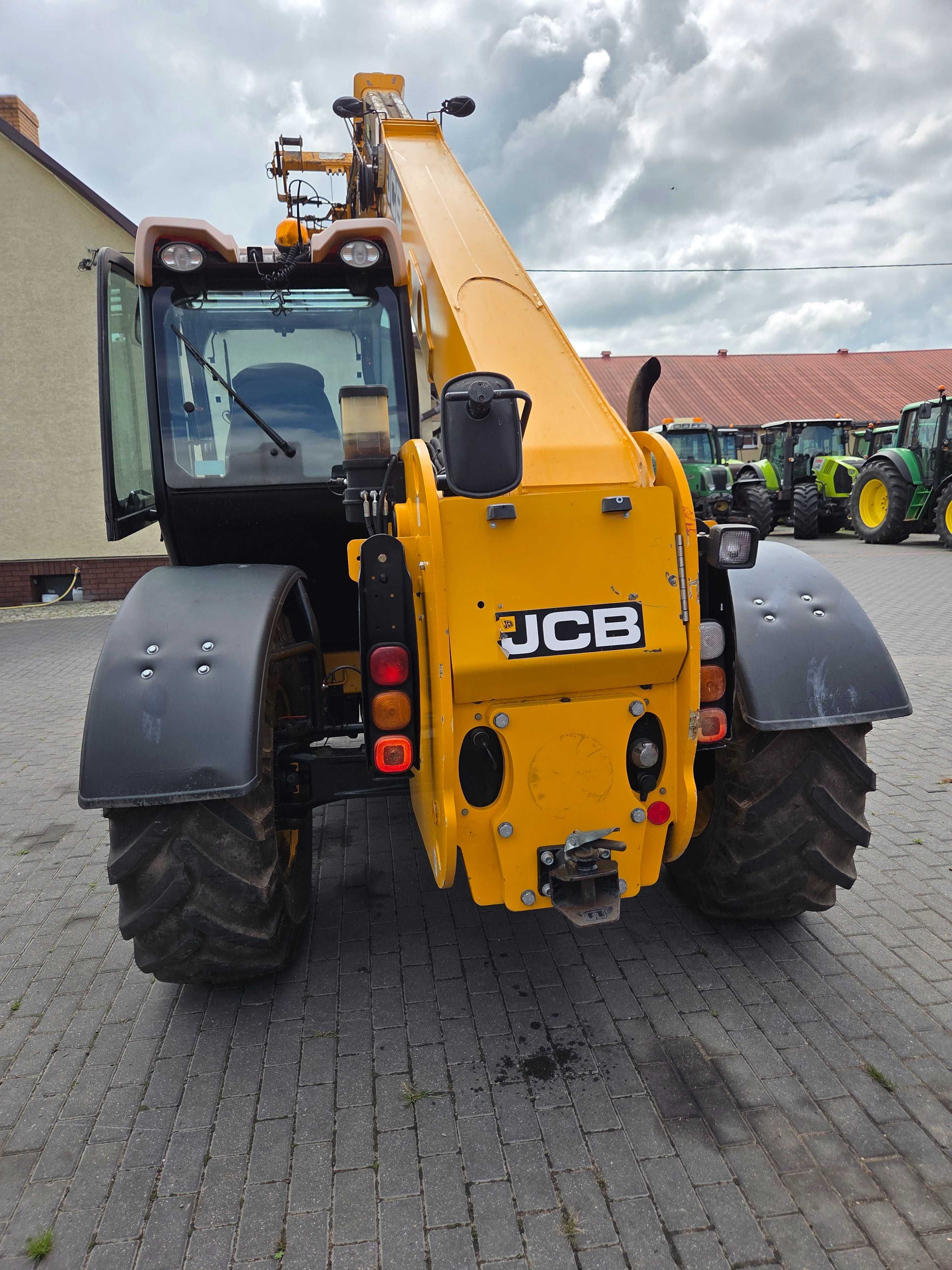 Import jcb 541.70 .531.70 brutto 
 2012.kredyt .transport 4 nowe opony
