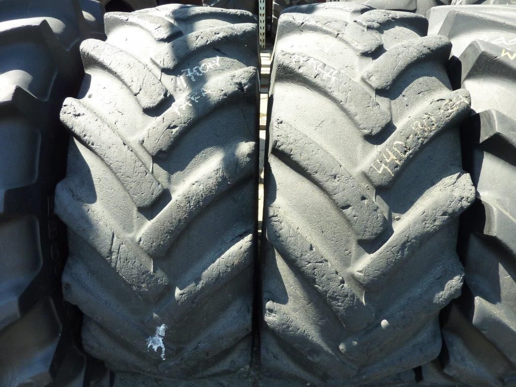 2xOpona używana AGRO 440/80-24 17/80-24 ; 440/80R24 DUNLOP 800zł. W387