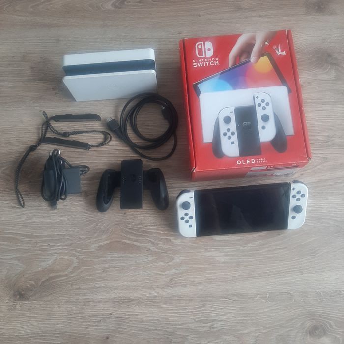 Nitendo switch oled w tym gry cyfrowe