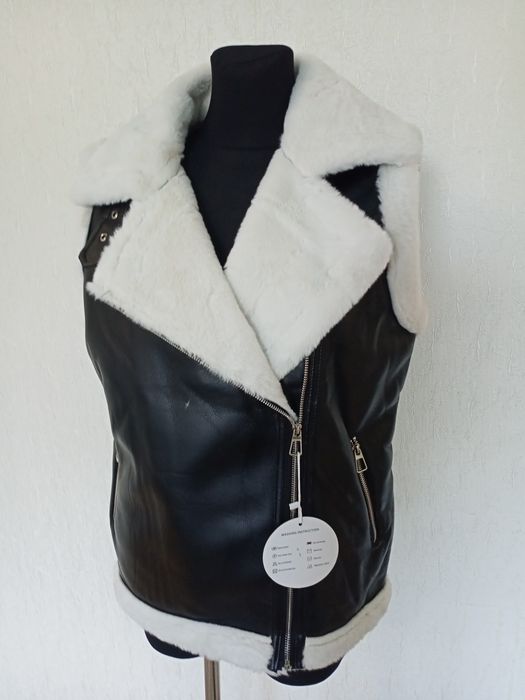 Жилет-дублянка чорна еко-шкіра з білим хутром 2 розміри