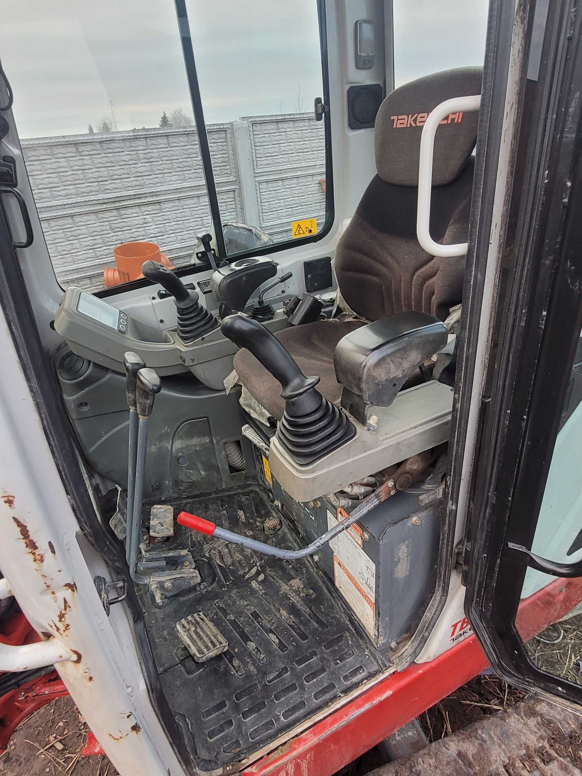 Takeuchi tb 225 / 2018r/ super stan