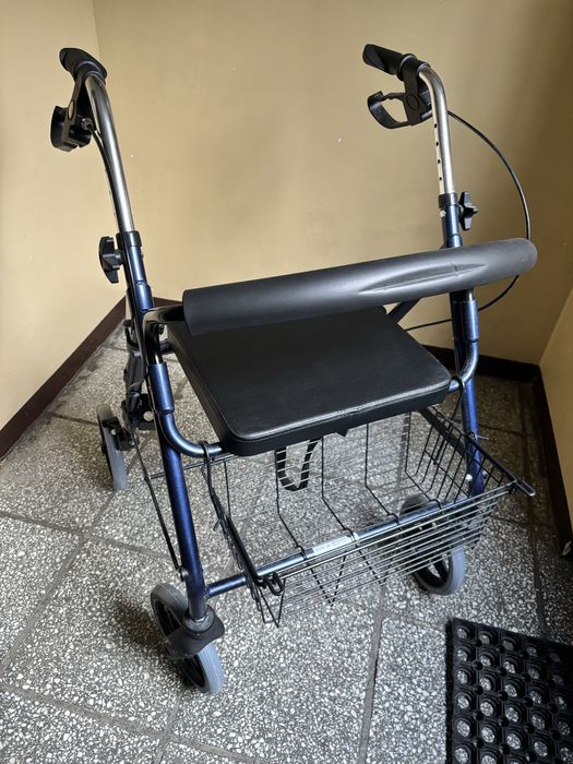 Chodzik stalowa podpórka czterokołowa rehabilitacyjna z koszykiem