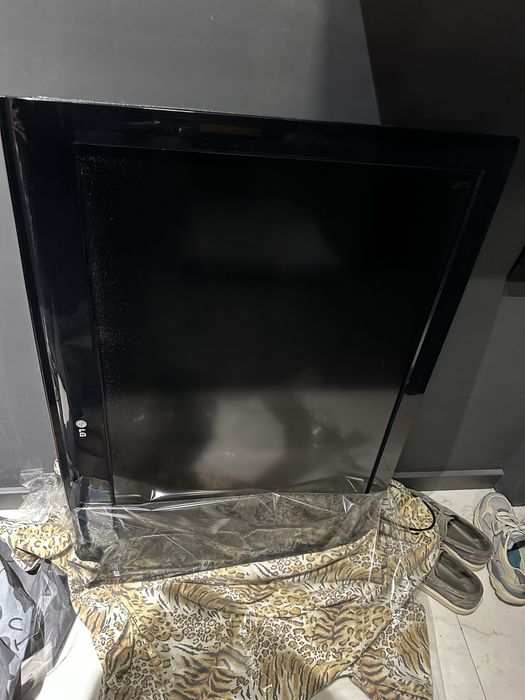 Телевизор LG 42LH