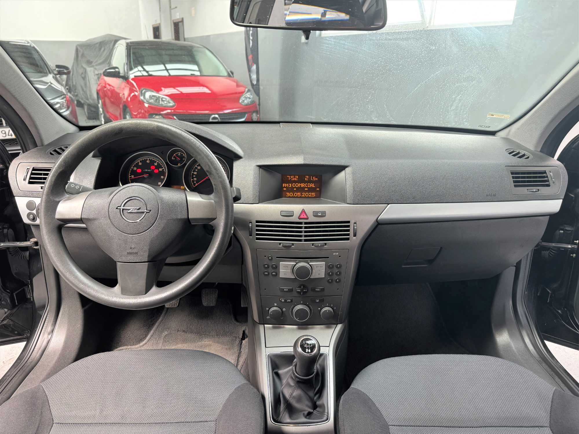 Opel Astra H 1.4 A/C Carro