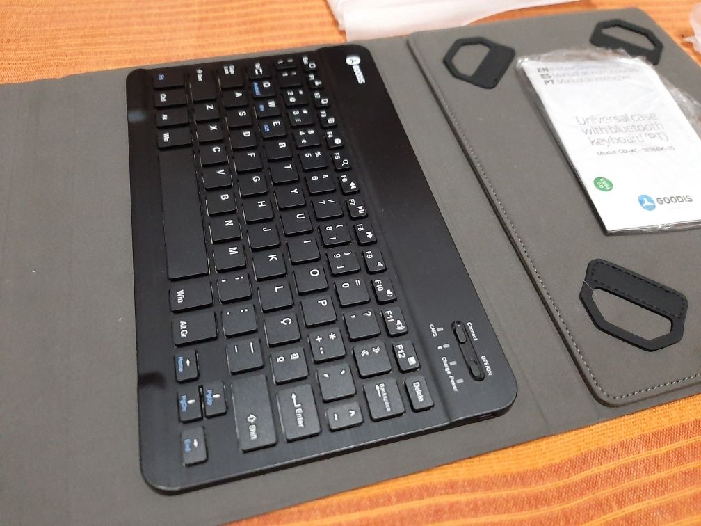 Teclado Goodis Bluetooth para tablet