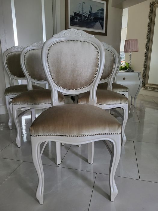 Komplet krzeseł do jadalni