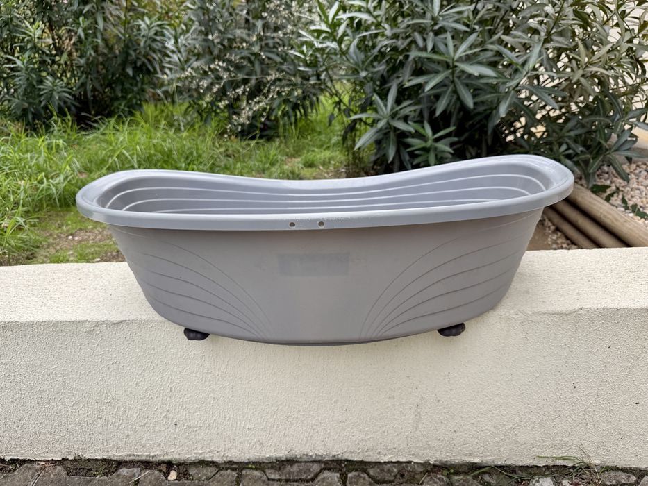 Cama plástica para cães