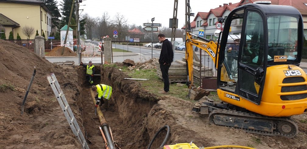 Przecisk kretem ,Przylacza WOD-KAN, Usługi koparko ładowarką, minikop