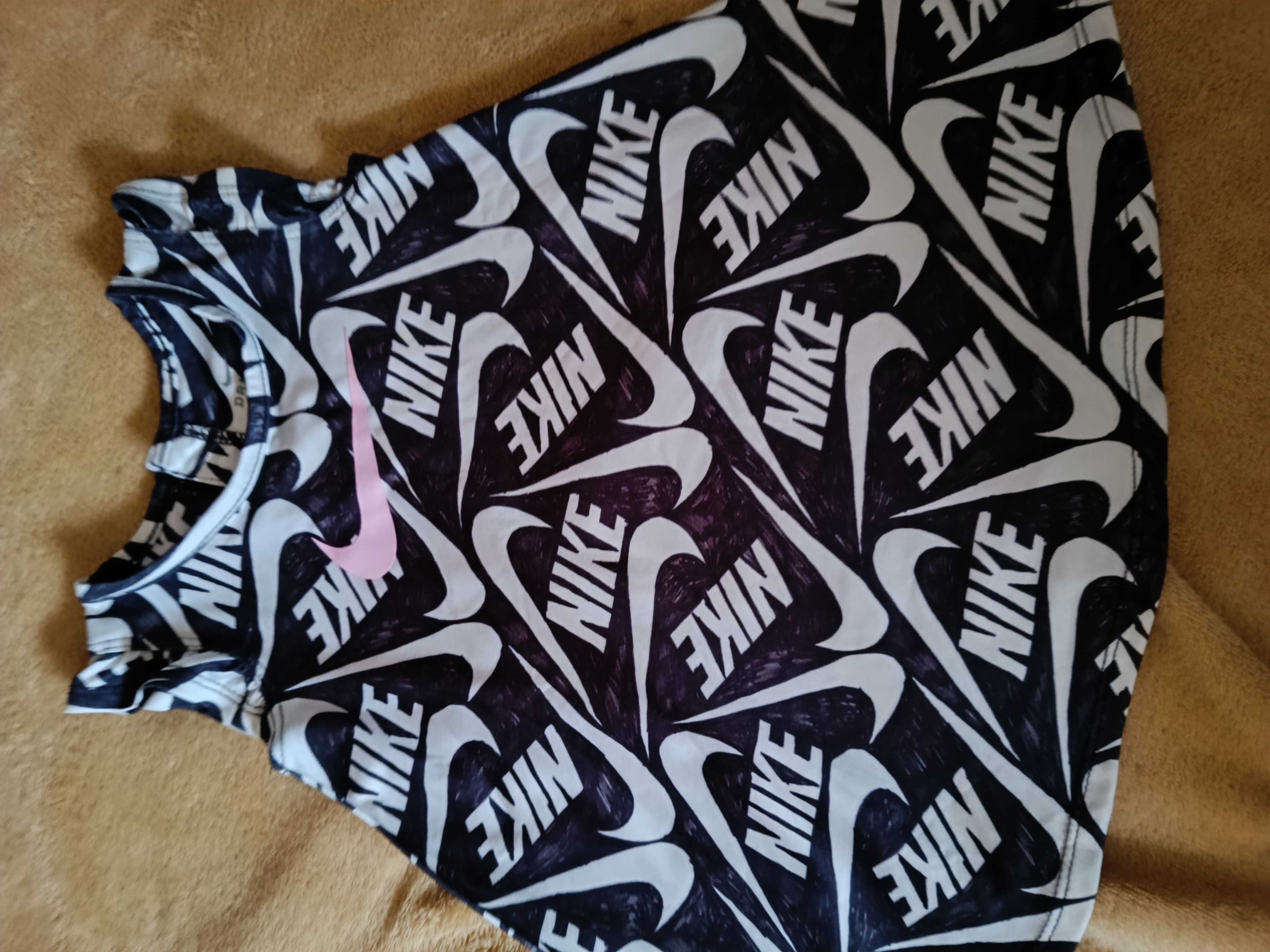 Sukienka Nike ..