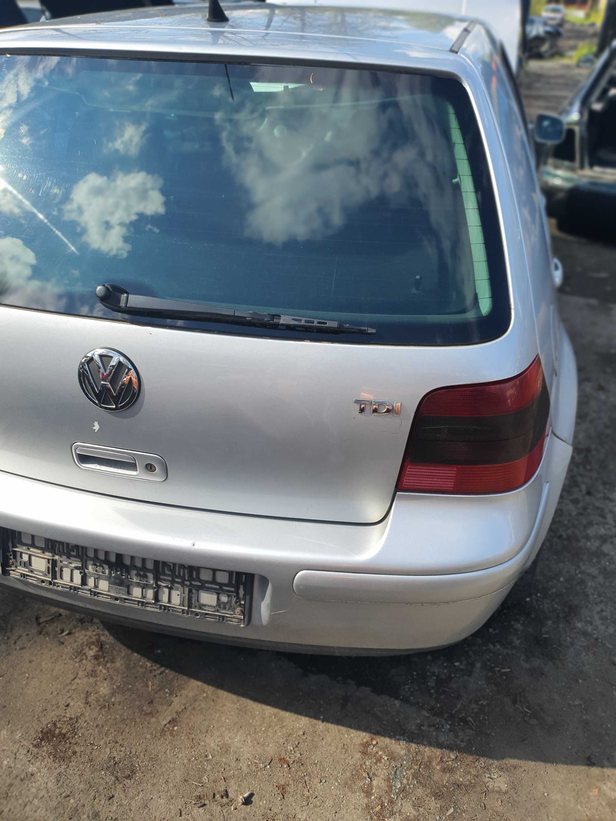 Szyba klapy bagaznika VW Golf 4