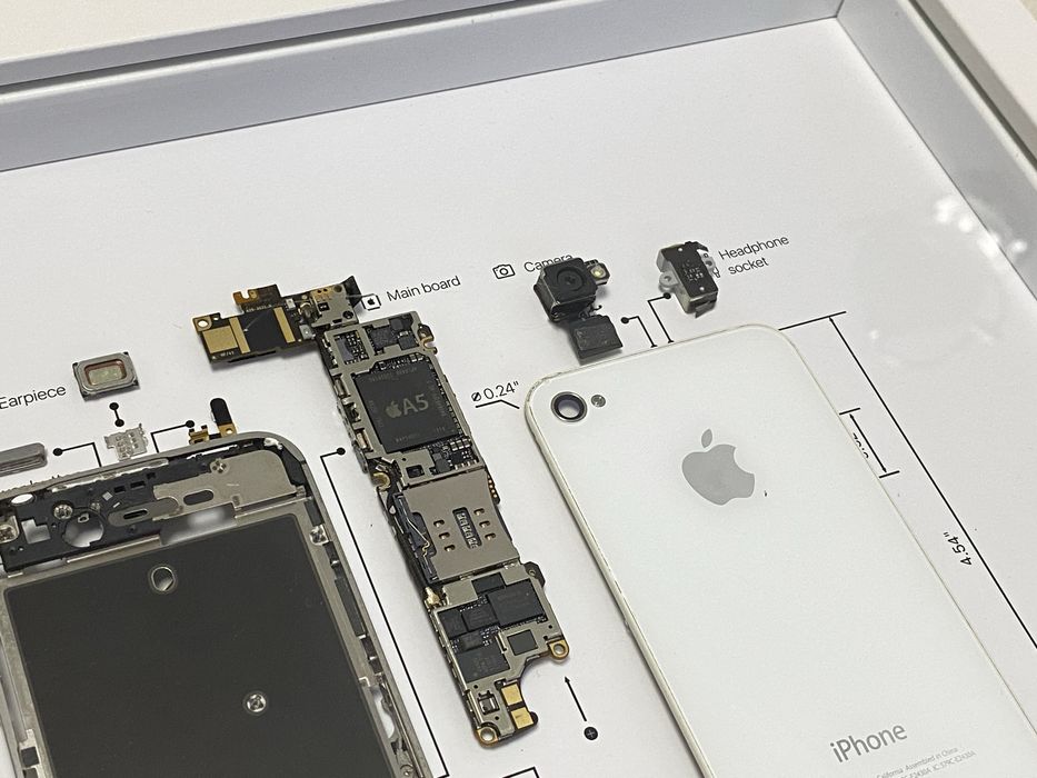 Арт картина iPhone 4S