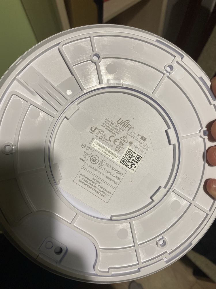 Ubiquiti UniFi UAP-AC-PRO — Punkt Dostępu WiFi 5 GHz / 2.4 GHz