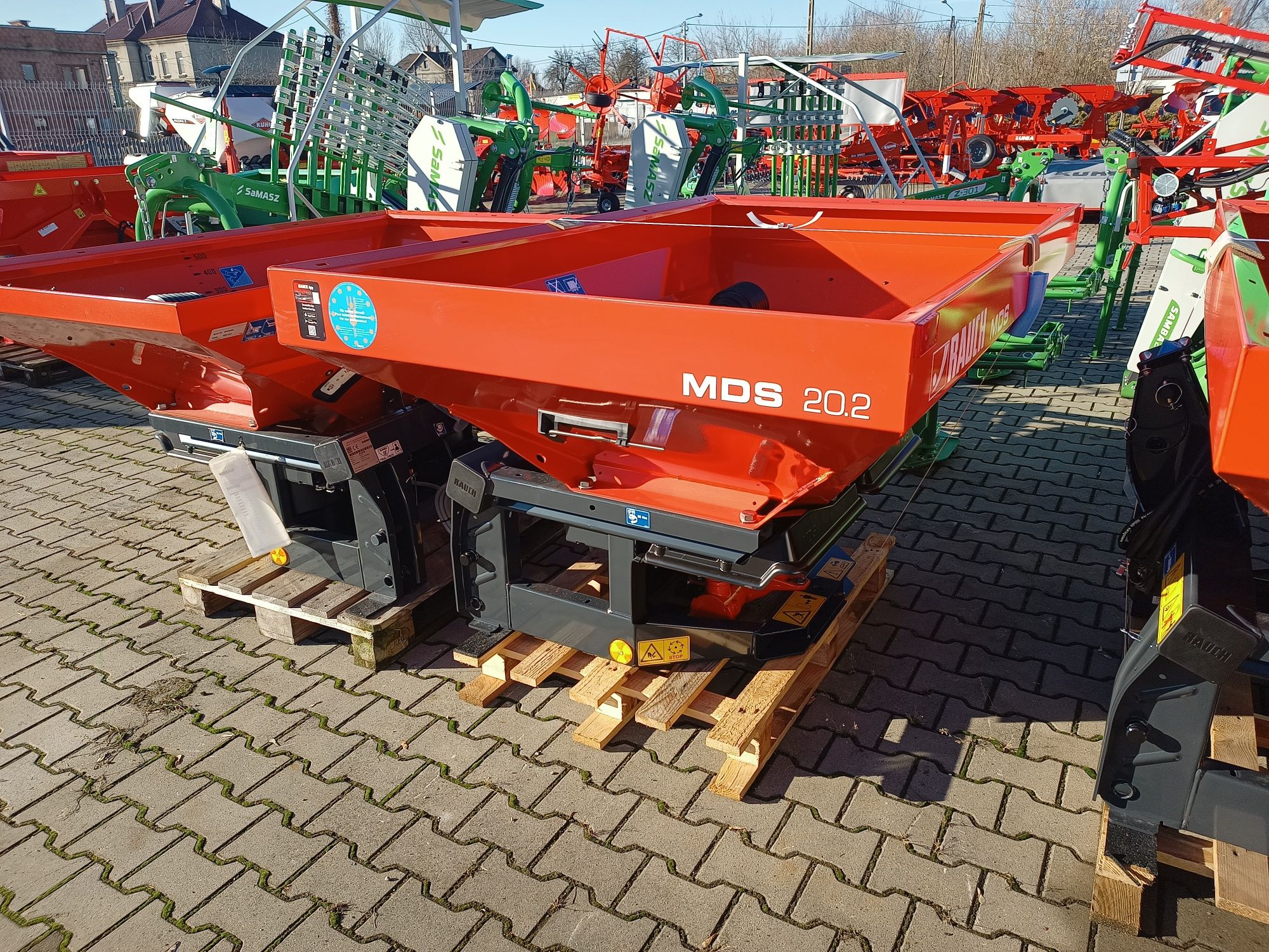 KUHN rozsiewacz nawozów MDS 20.2 10-18m fabrycznie Nowy gwarancja