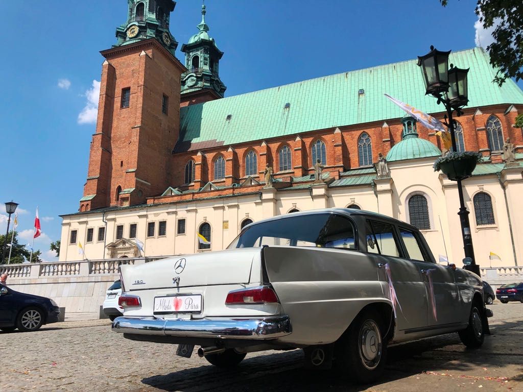 Samochód do ślubu piękny Mercedes Skrzydlak klasyk zabytkowa limuzyna