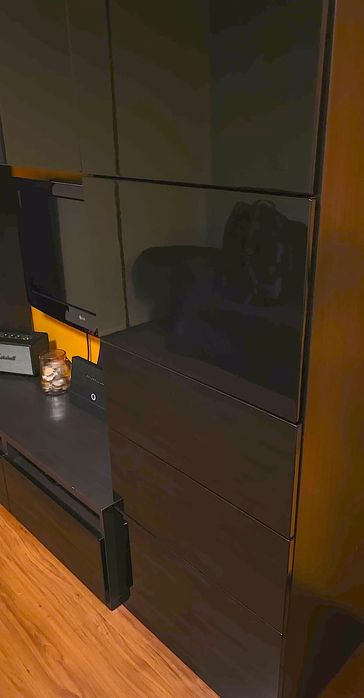 Móvel Ikea Preto para televisão e arrumação