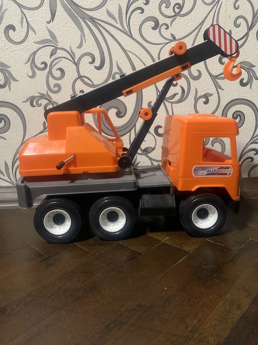 Автокран Тигрес машина