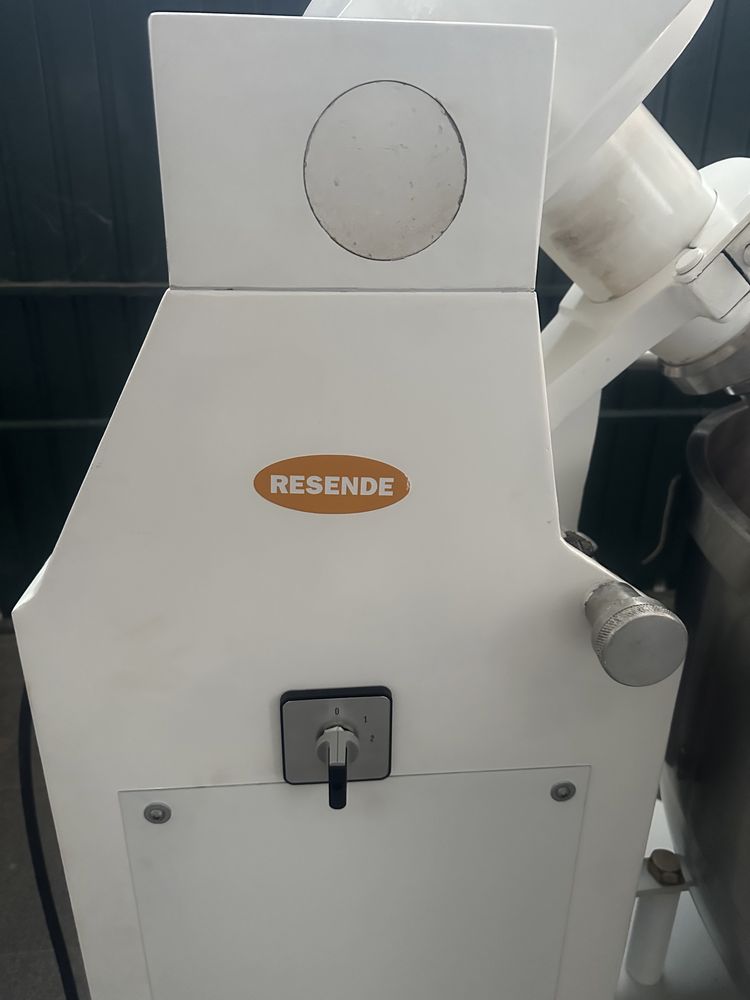 Amassadeira de garfo marca ( Resende)