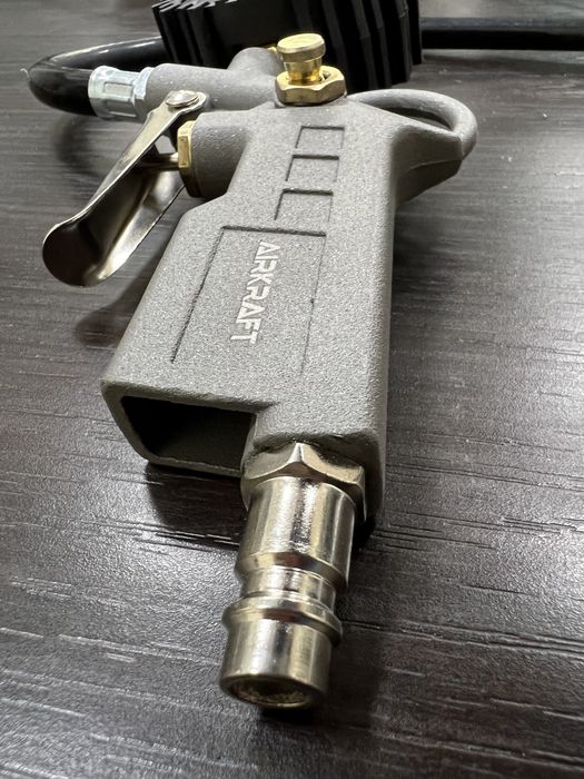 Пистолет для подкачки колес с манометром AIRKRAFT STG-05