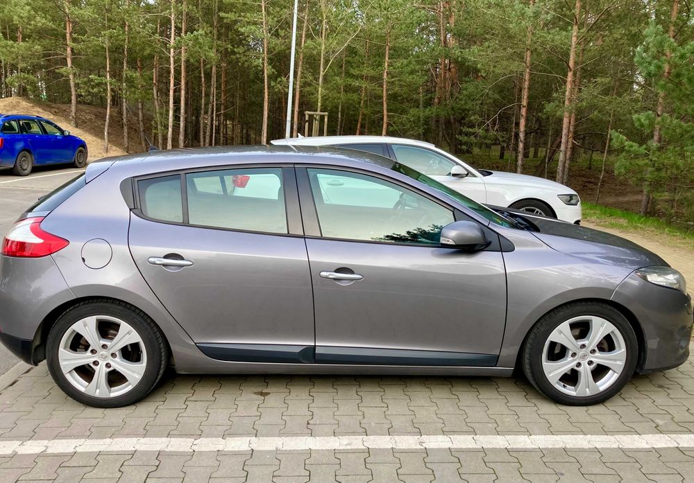 Renault Megane III hatchback 1.9 dci 130 KM, 6 biegów, klimatyzacja