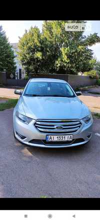 Ford Taurus легковий автомобіль