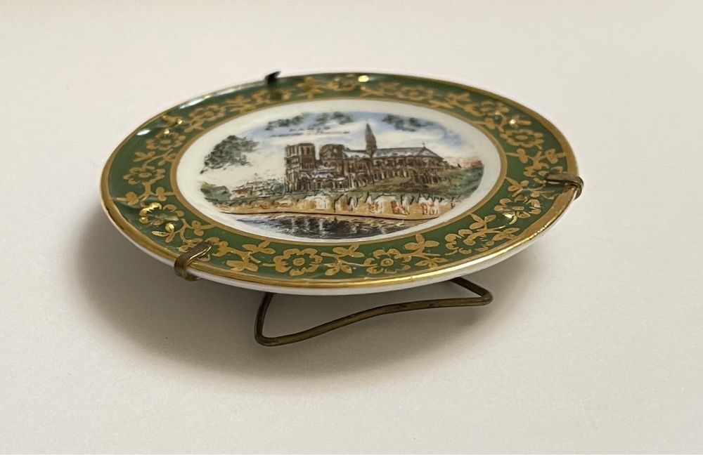 Miniaturowy talerzyk porcelanowy Paris Notre Damme Limoges France