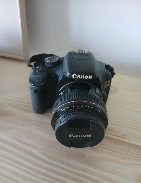 Canon 550D + lente 18-55mm + lente 28mm