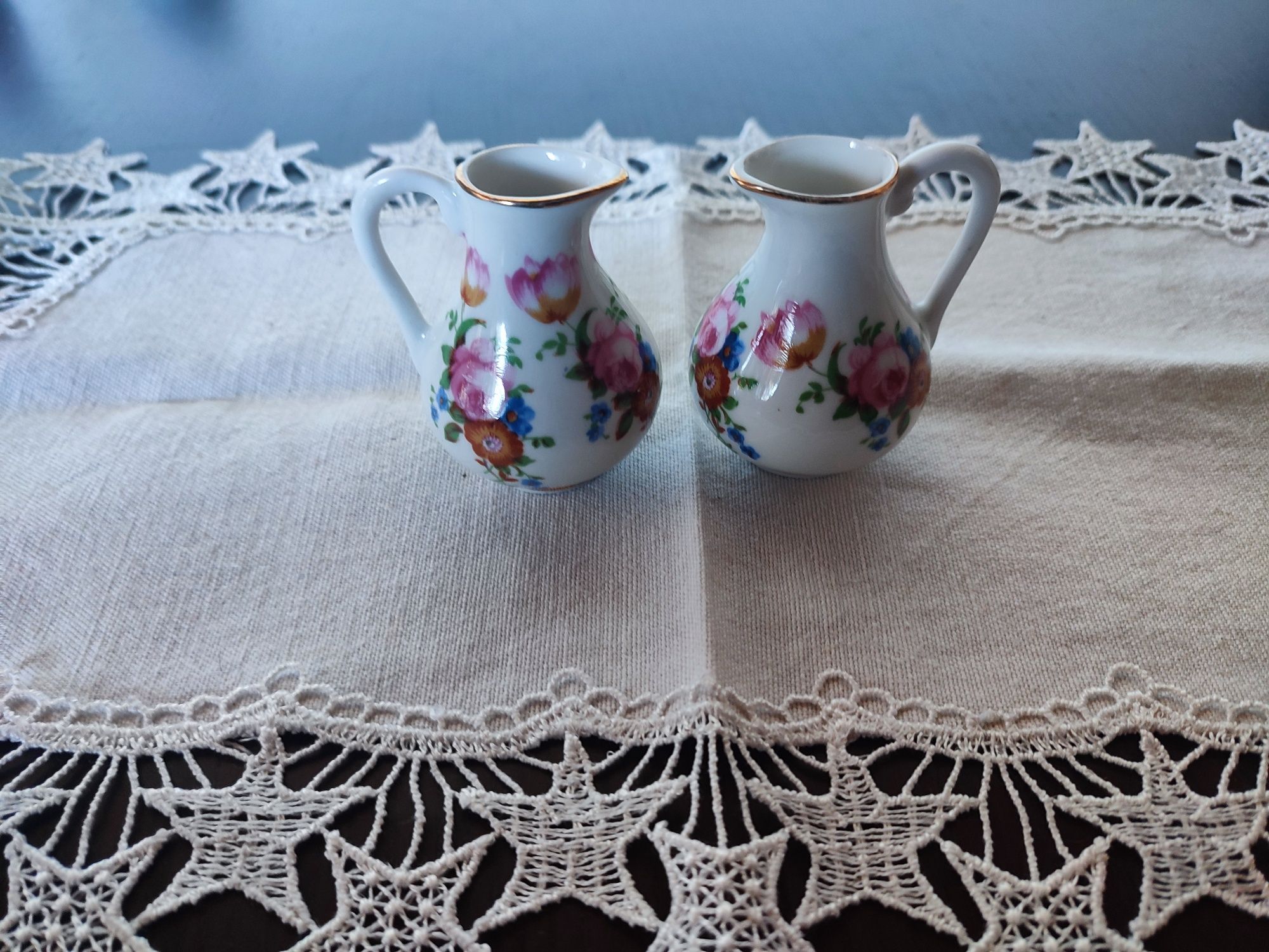 Conjunto peças decorativas em porcelana