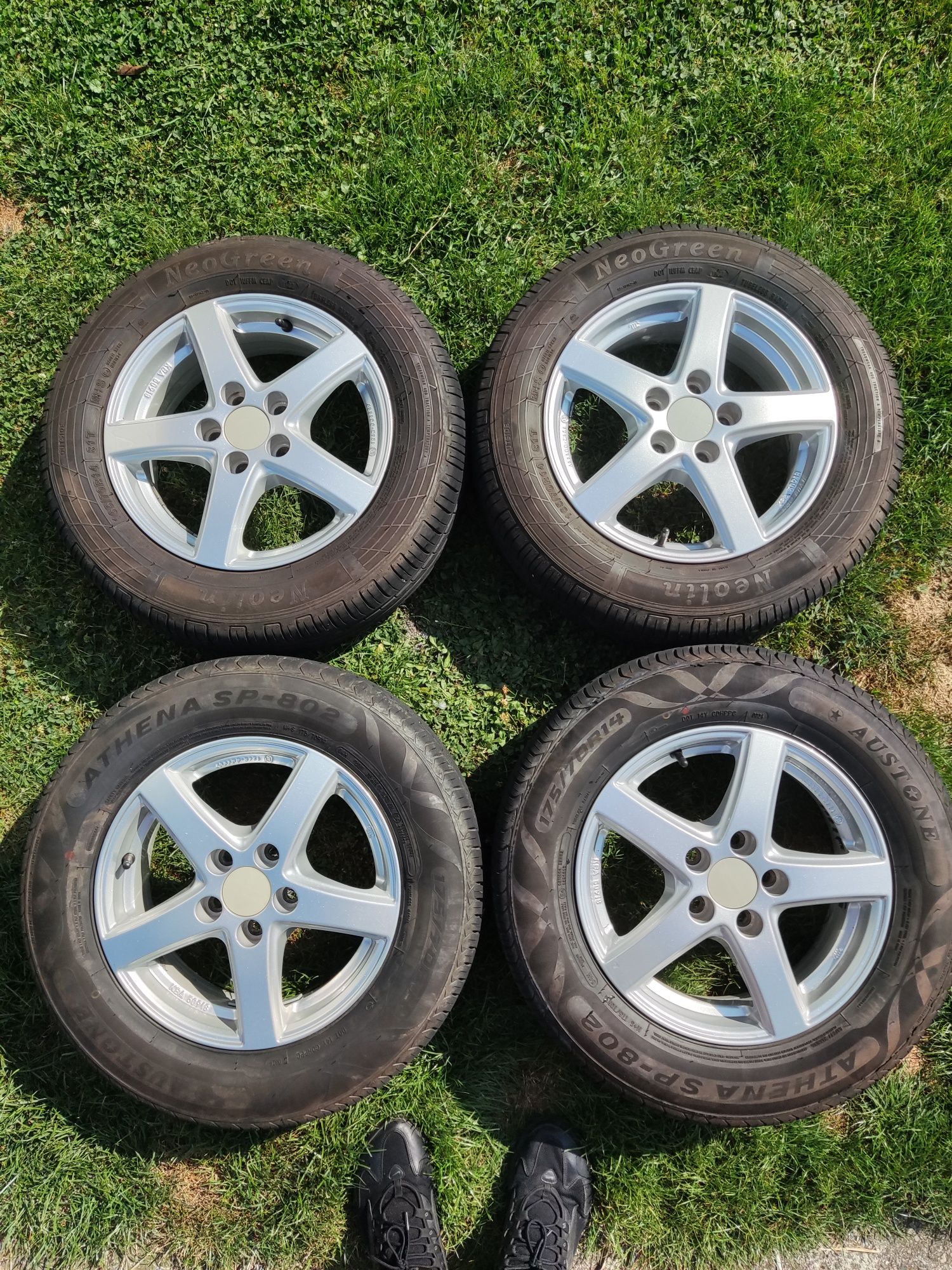 Felgi aluminiowe 14" NOWE OPONY