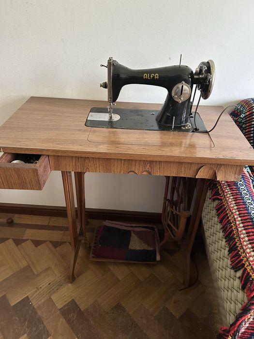 Maquina de costura Alfa