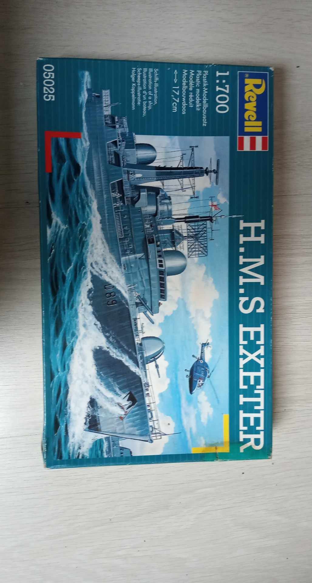 Model statku do sklejania Exeter Revell