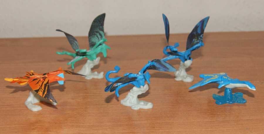 Avatar - Kinder Niespodzianka Maxi + małe 11 sztuk