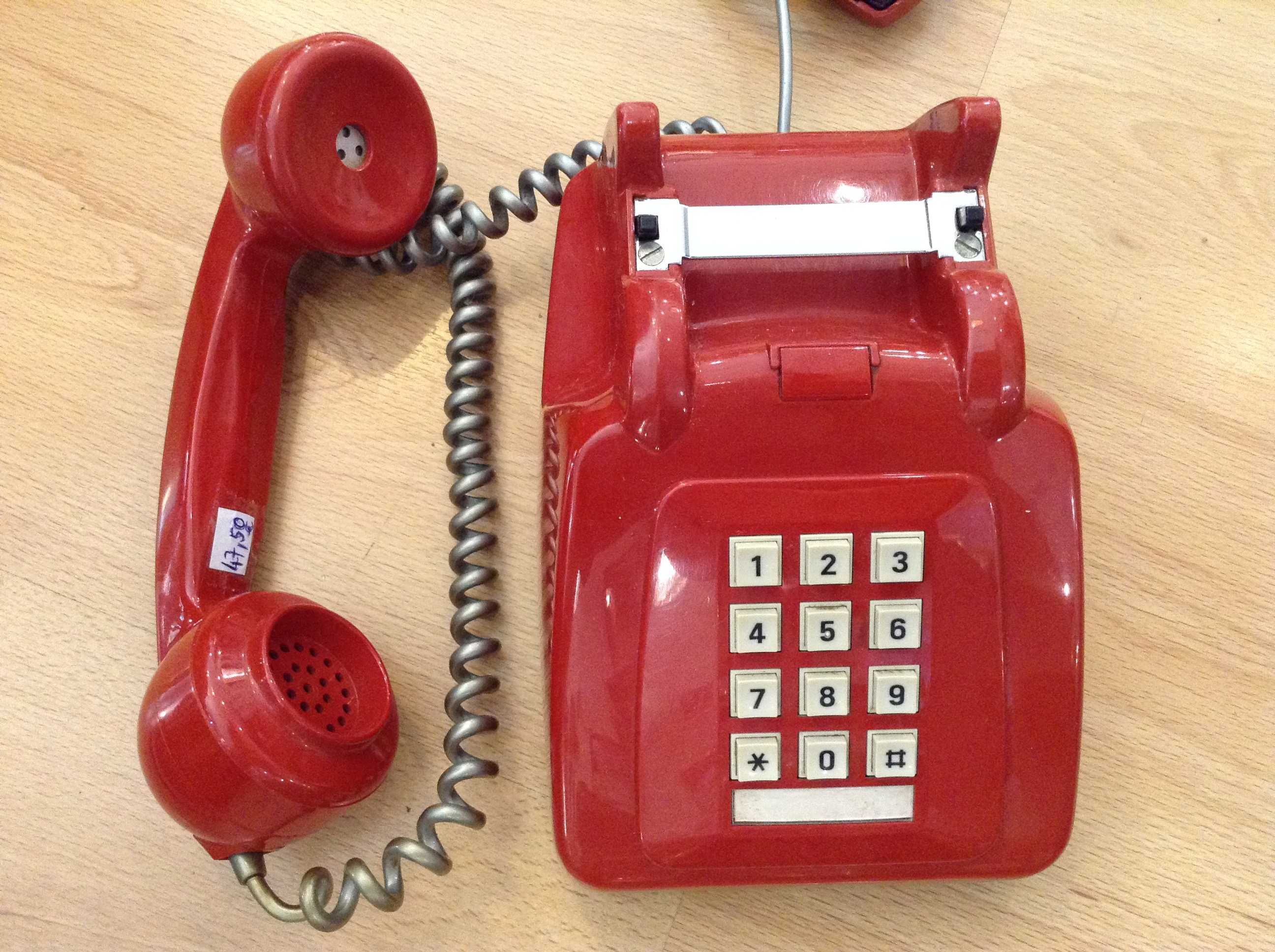 Telefone teclas Vermelho 50 € -Telefone creme de discar 18 € -Original