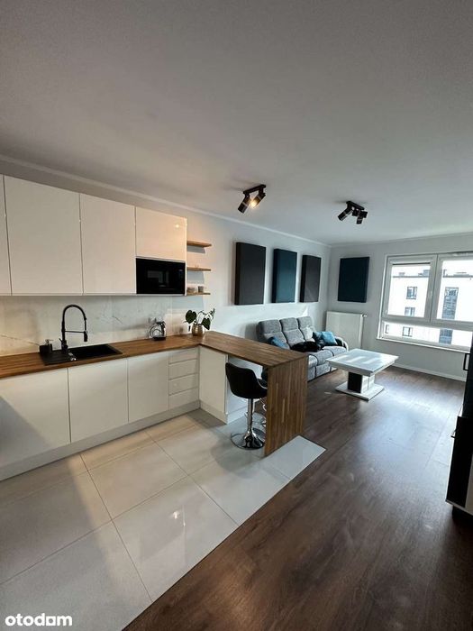 Bezpośrednio, Port Żerań, jasne ostatnie piętro, klimatyzacja, garaż