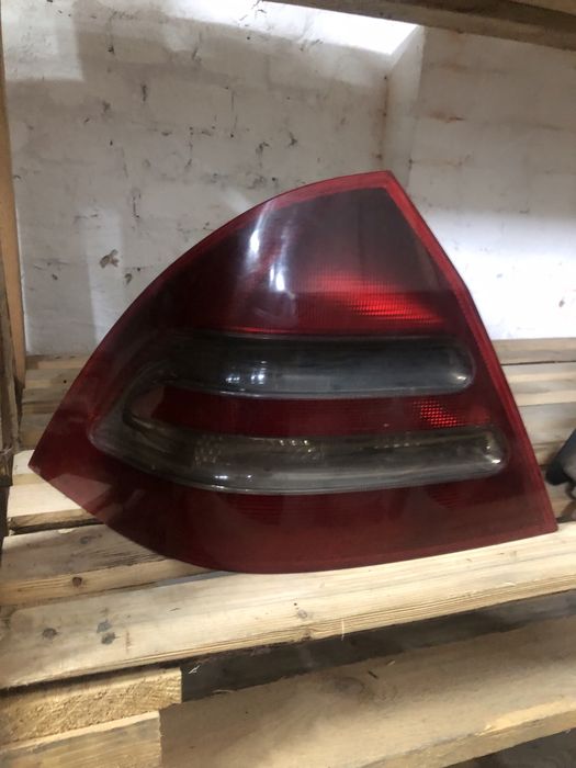 Стопи задній w203 w220. Авторозборка мерседес w210 w211 w220 w203