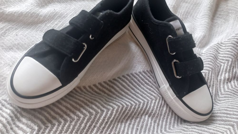 Nowe trampki rozmiar 38 nieużywane