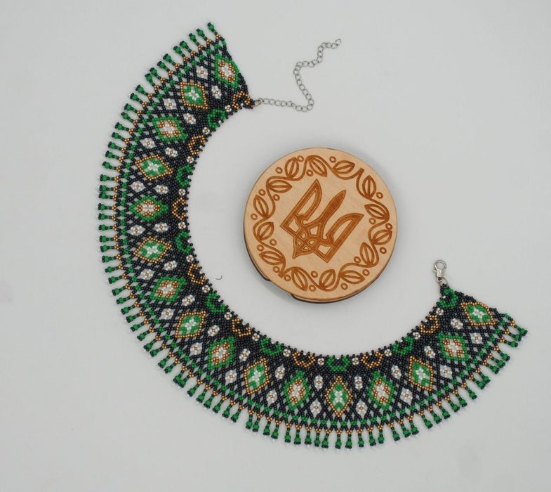 Силянка «Зелений оберіг» з чеського бісеру Presiosa