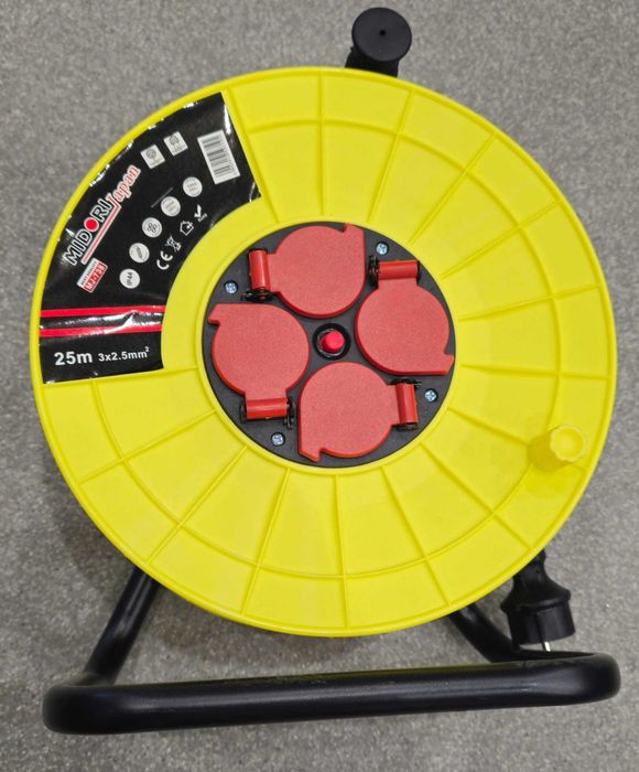 Przedłużacz bębnowy/ na bębnie 25m.