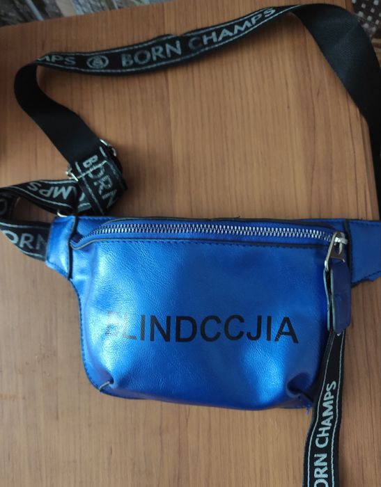 Сумка бананка синього кольору