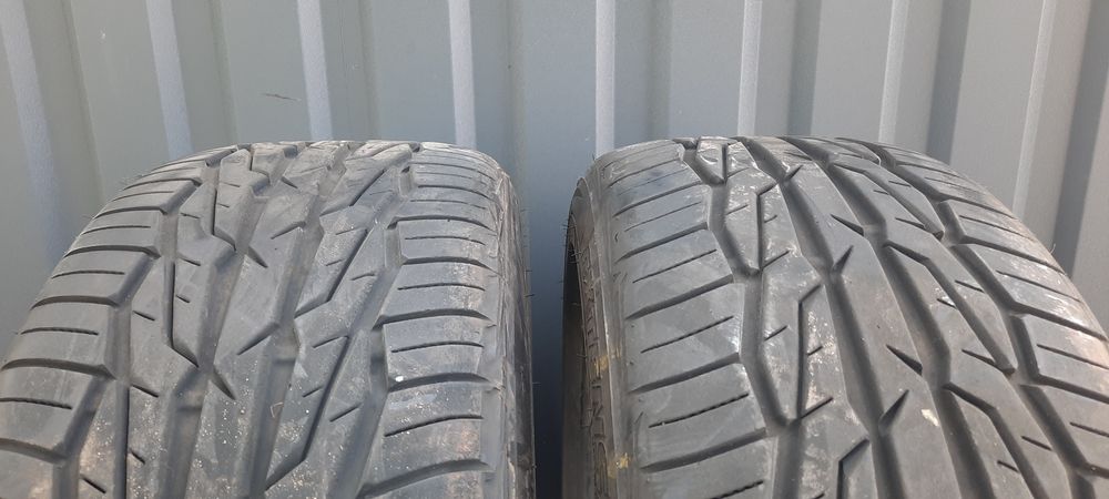 Шины 215/45R17 TOYO  всесезонные б/у 1600 грн.