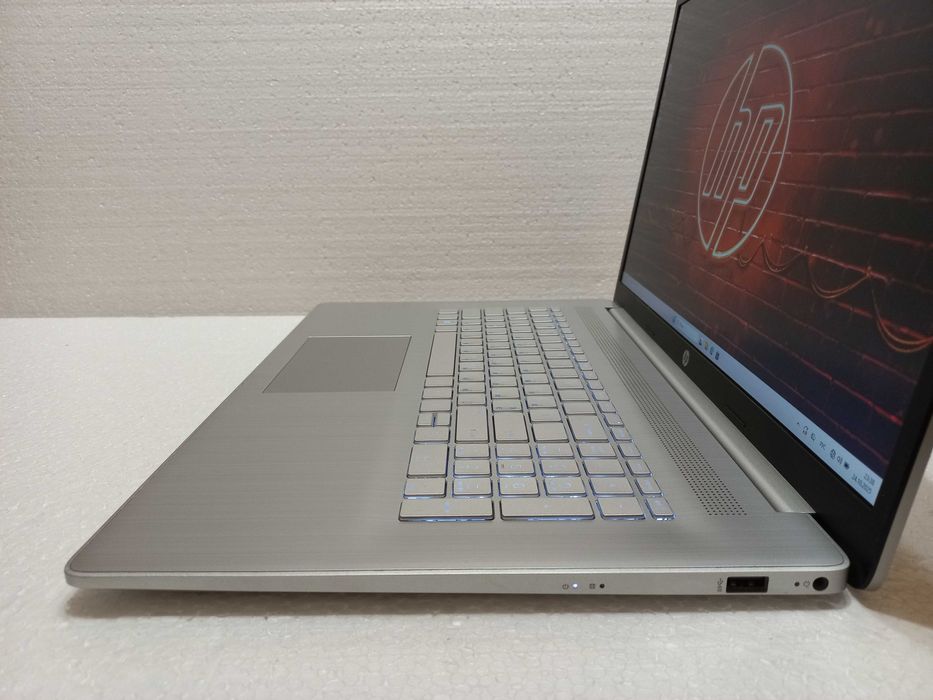 17.3" Экран! Игровой HP Laptop 17 + (Core i5 11" го кокол) + КАК НОВЫЙ