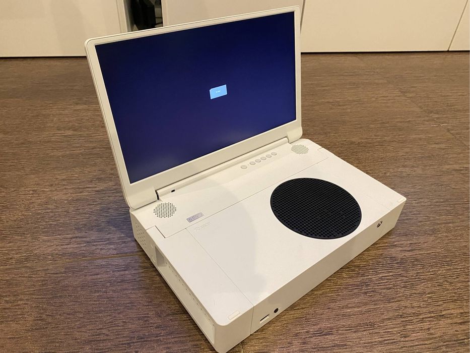 XBox Series S com monitor GStory