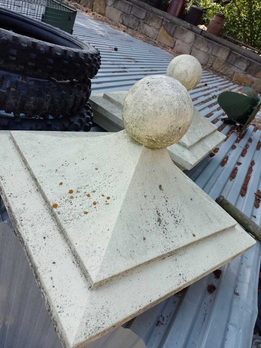 filary tralki balustrady daszek czapa piaskowiec