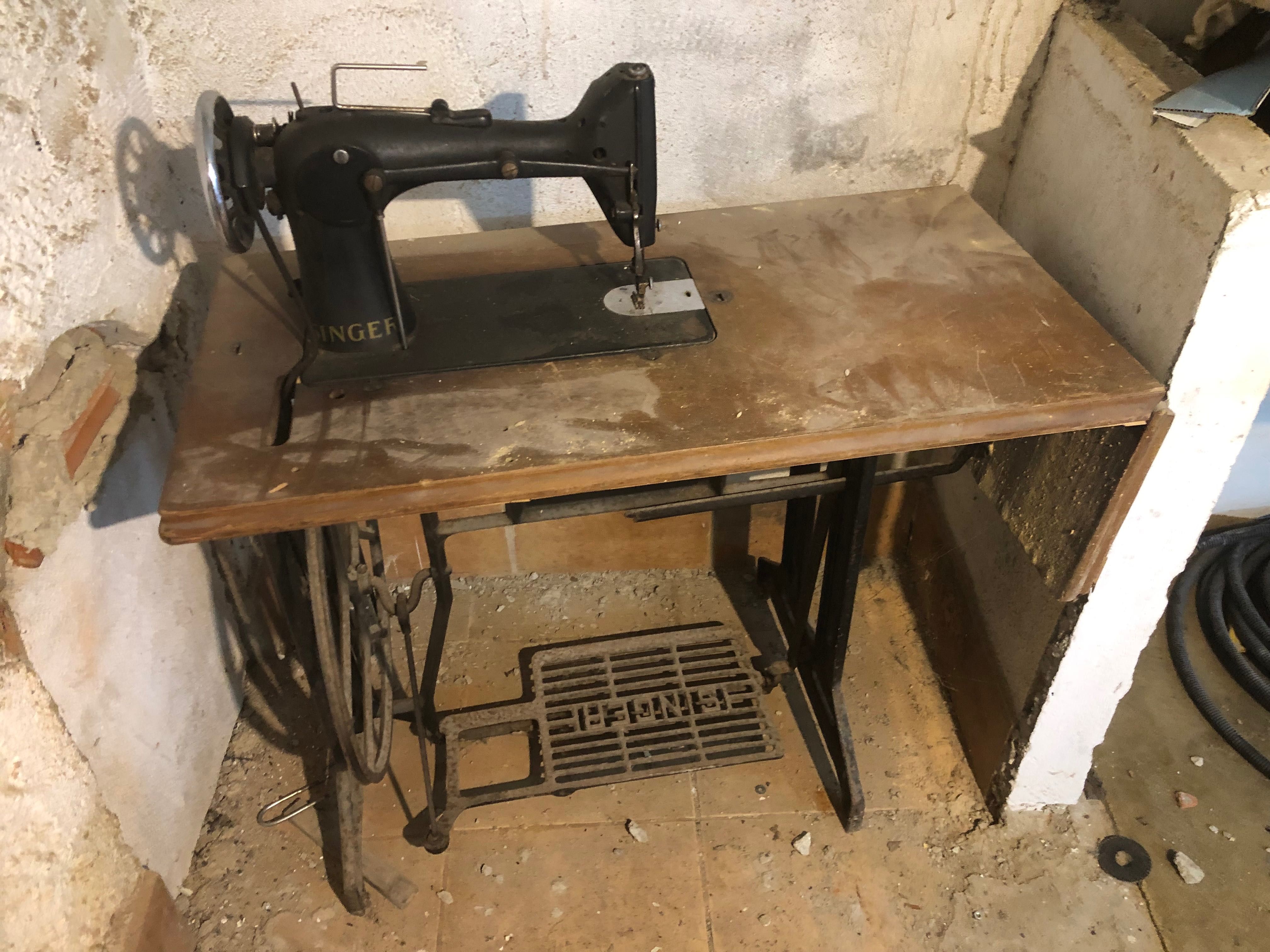Máquina de costura Singer