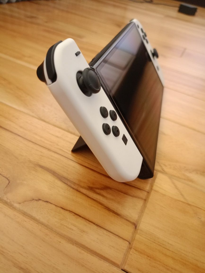 Nintendo Switch Oled (Z DODATKAMI)