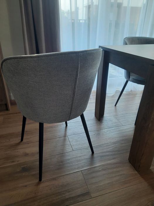 Zestaw krzeseł + stół