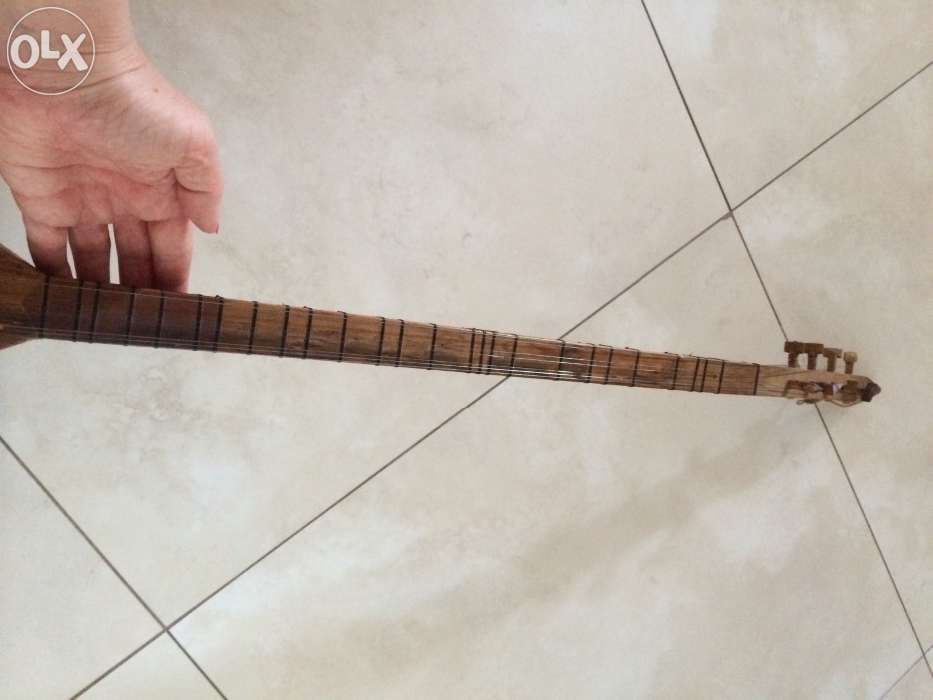 Saz instrument muzyczny ma ok.50 lat
