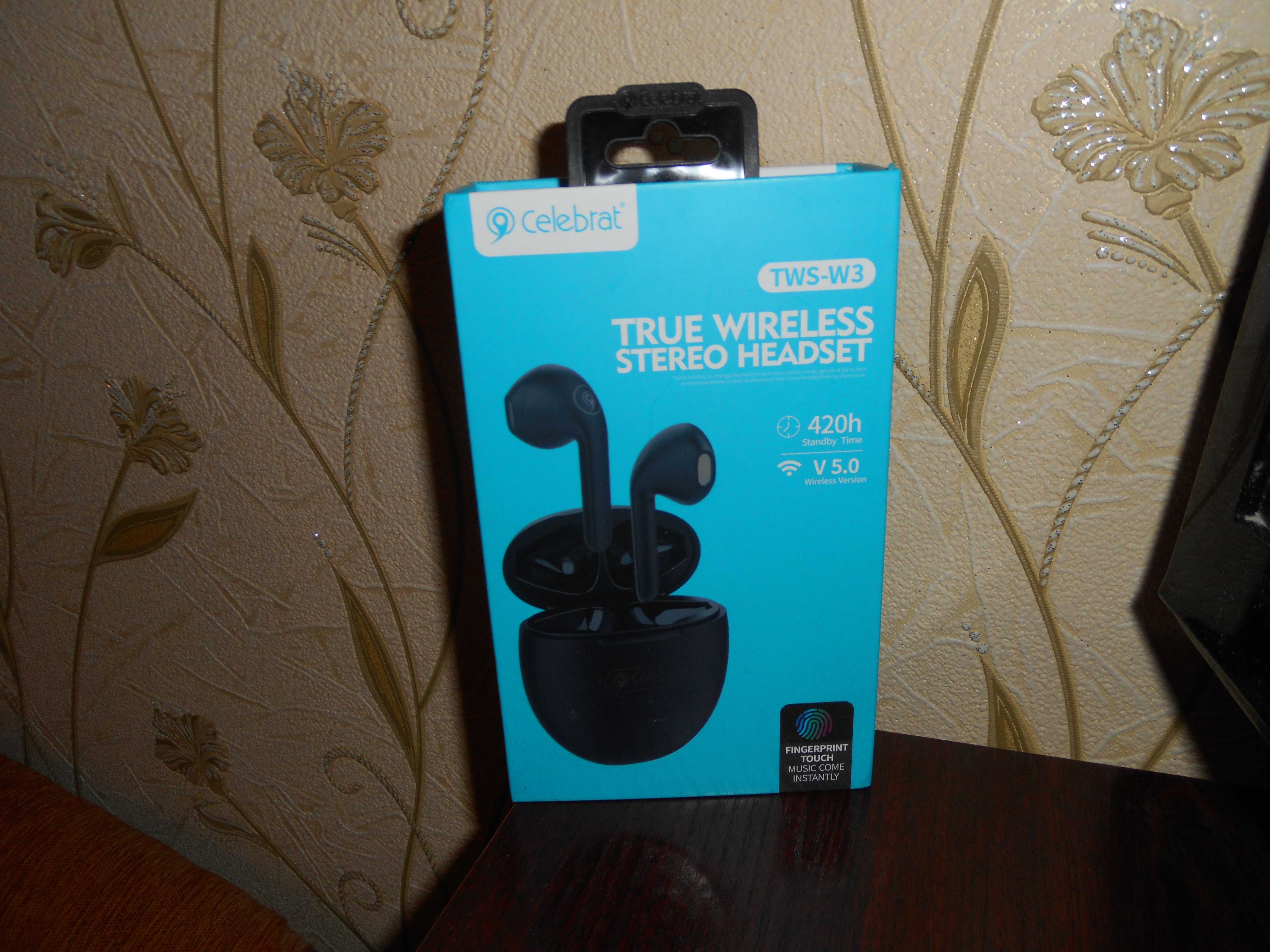 Bluetooth наушники с микрофоном Celebrat TWS-W3 Новые.Можно на подарок